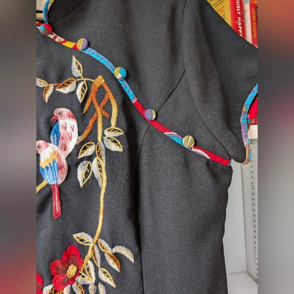 Women's Black Embroidered Top Floral & Bird Cheongsam Top Size XL 90s Style - Picture 4 of 9